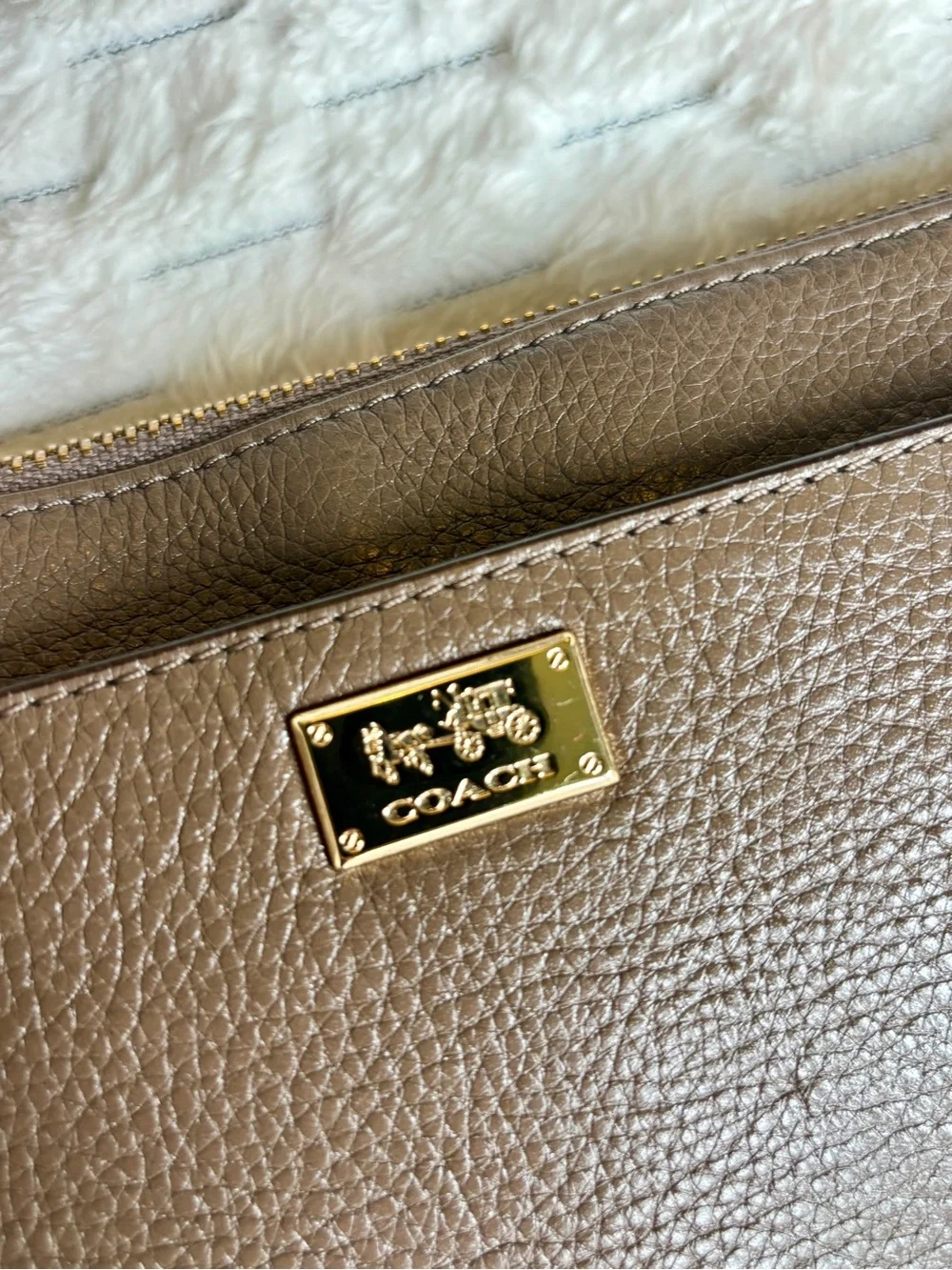 ✨ Authentic Coach Legacy Zip Top Crossbody – Near New Condition with Hang Tag! ✨
